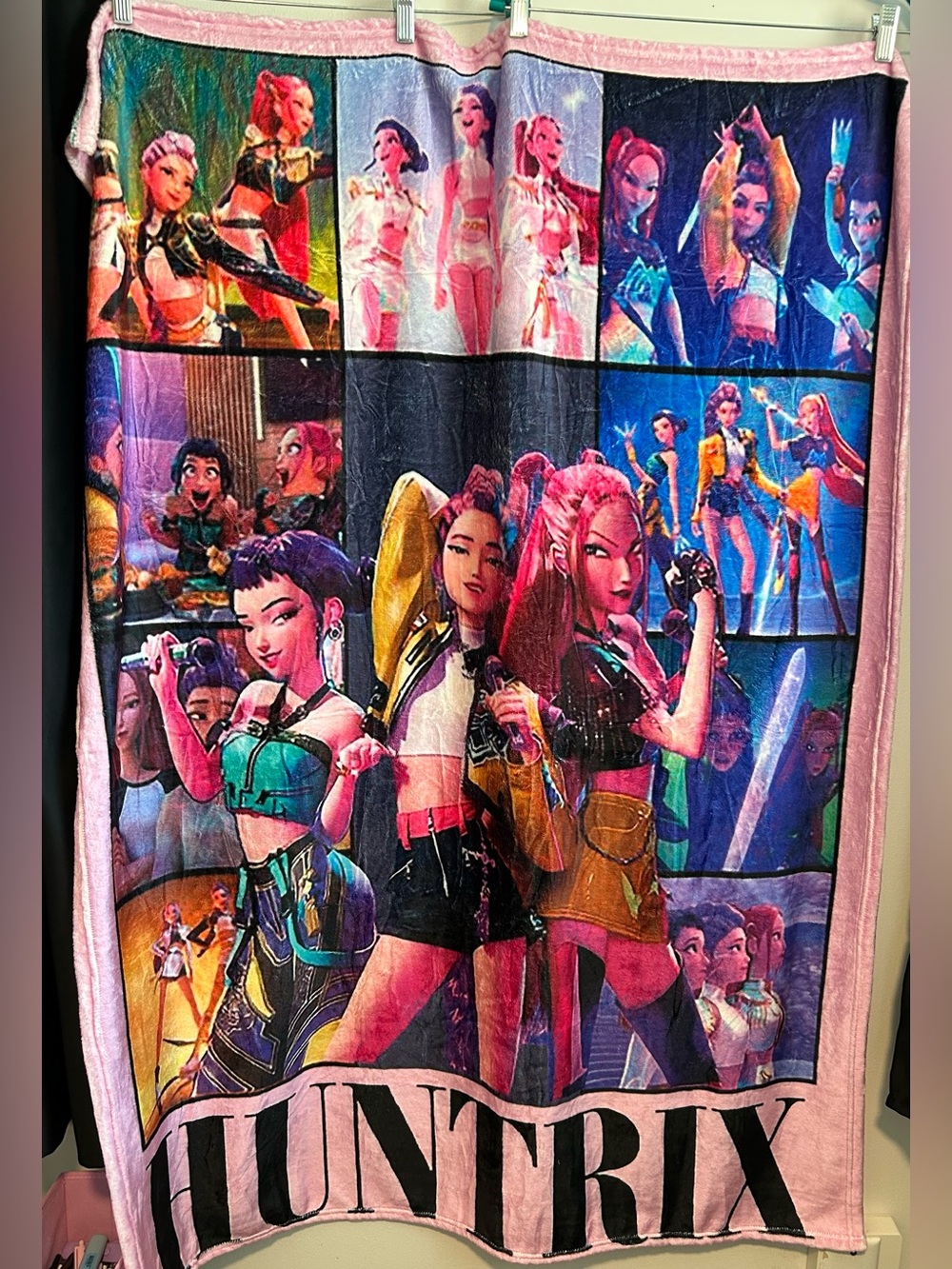 K-Pop Demon Hunters Huntrix blanket